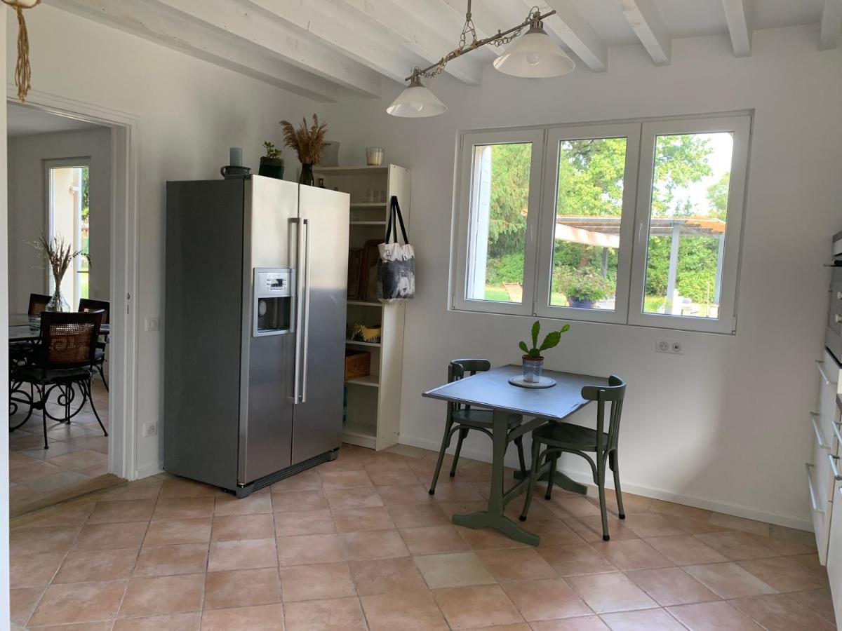 Villa Batisse En Pierre XVII Siecle 115 M² Avec Terrasse Ambares-et-Lagrave Exterior foto