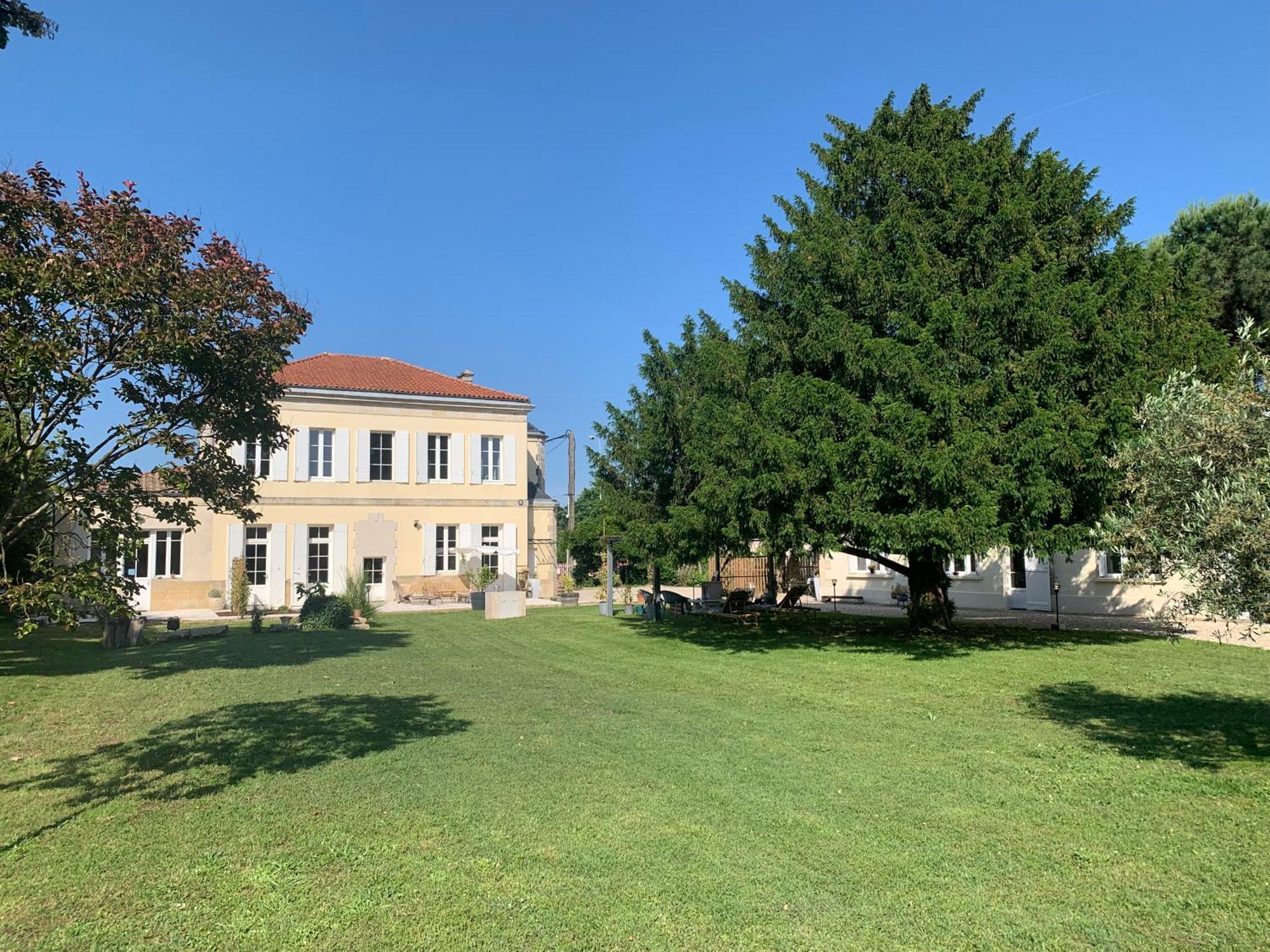 Villa Batisse En Pierre XVII Siecle 115 M² Avec Terrasse Ambares-et-Lagrave Exterior foto