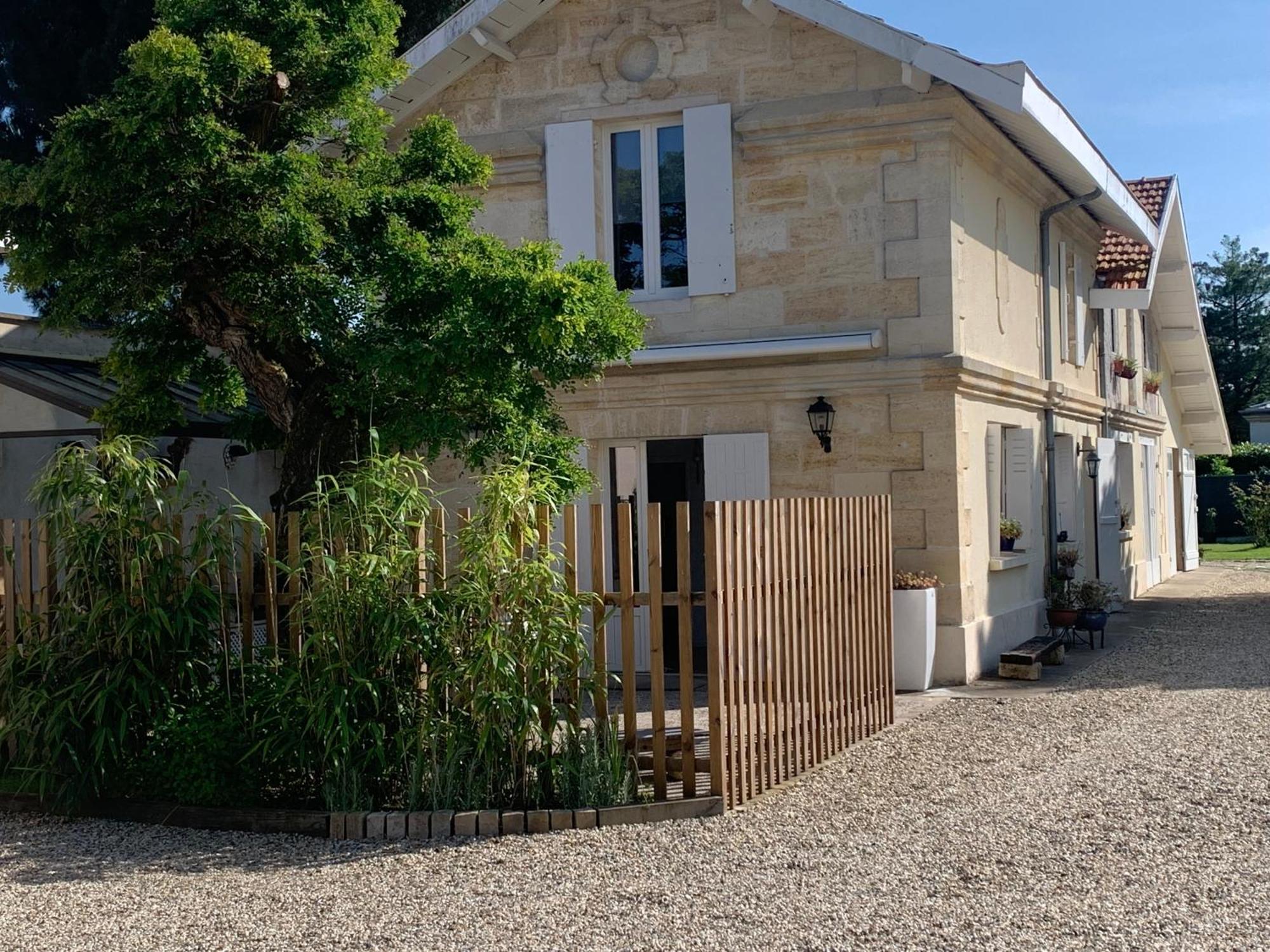 Villa Batisse En Pierre XVII Siecle 115 M² Avec Terrasse Ambares-et-Lagrave Exterior foto